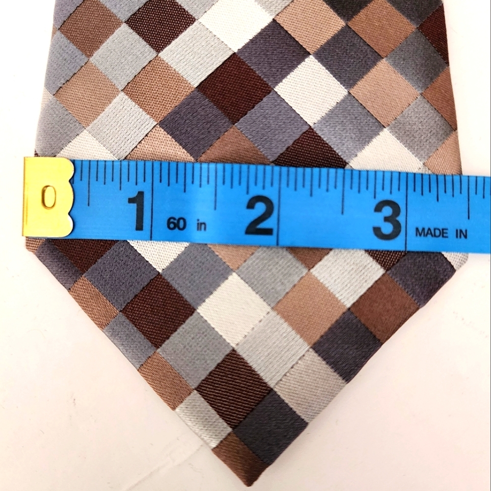Bugatti Diamond Pattern Tie - Picture 6 of 6